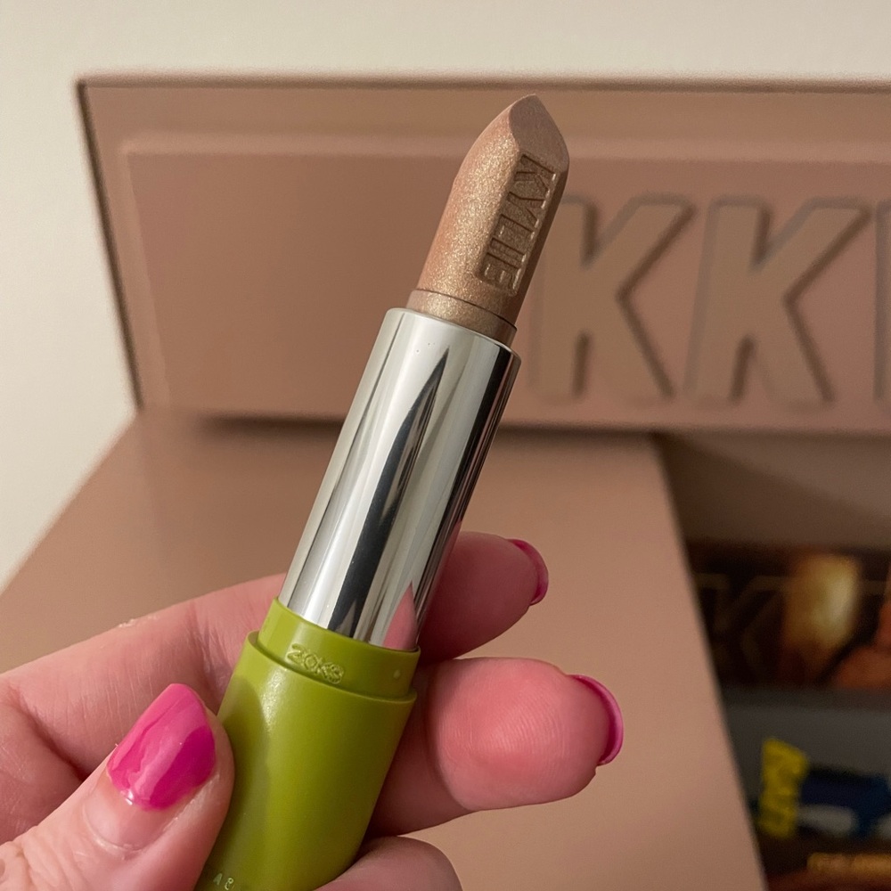 Kylie Cosmetics Mr. Grinch Metallic Lipstick 💄